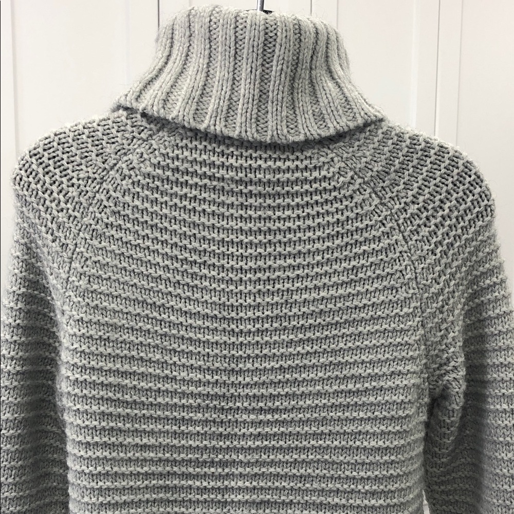 Denver Hayes Light Gray Turtleneck Sweater – Women’s Small - Picture 5 of 7
